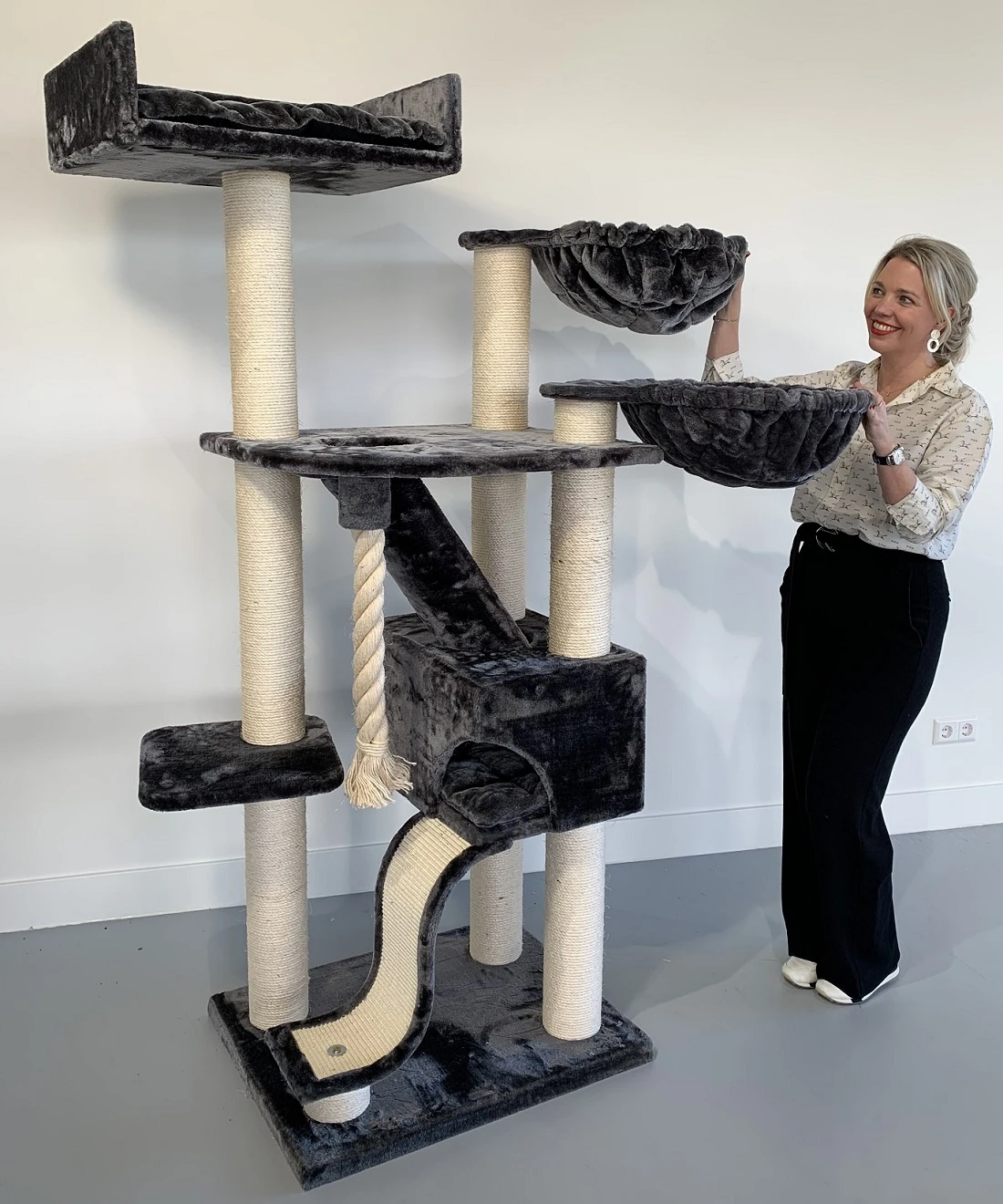 Krabpaal Kilimandjaro De Luxe PLUS Dark Grey 3 Krabpaal Kilimandjaro De Luxe PLUS Dark Grey