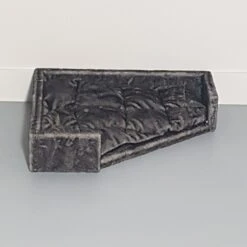 Driehoekige Ligbak – Corner Coon – Taupe