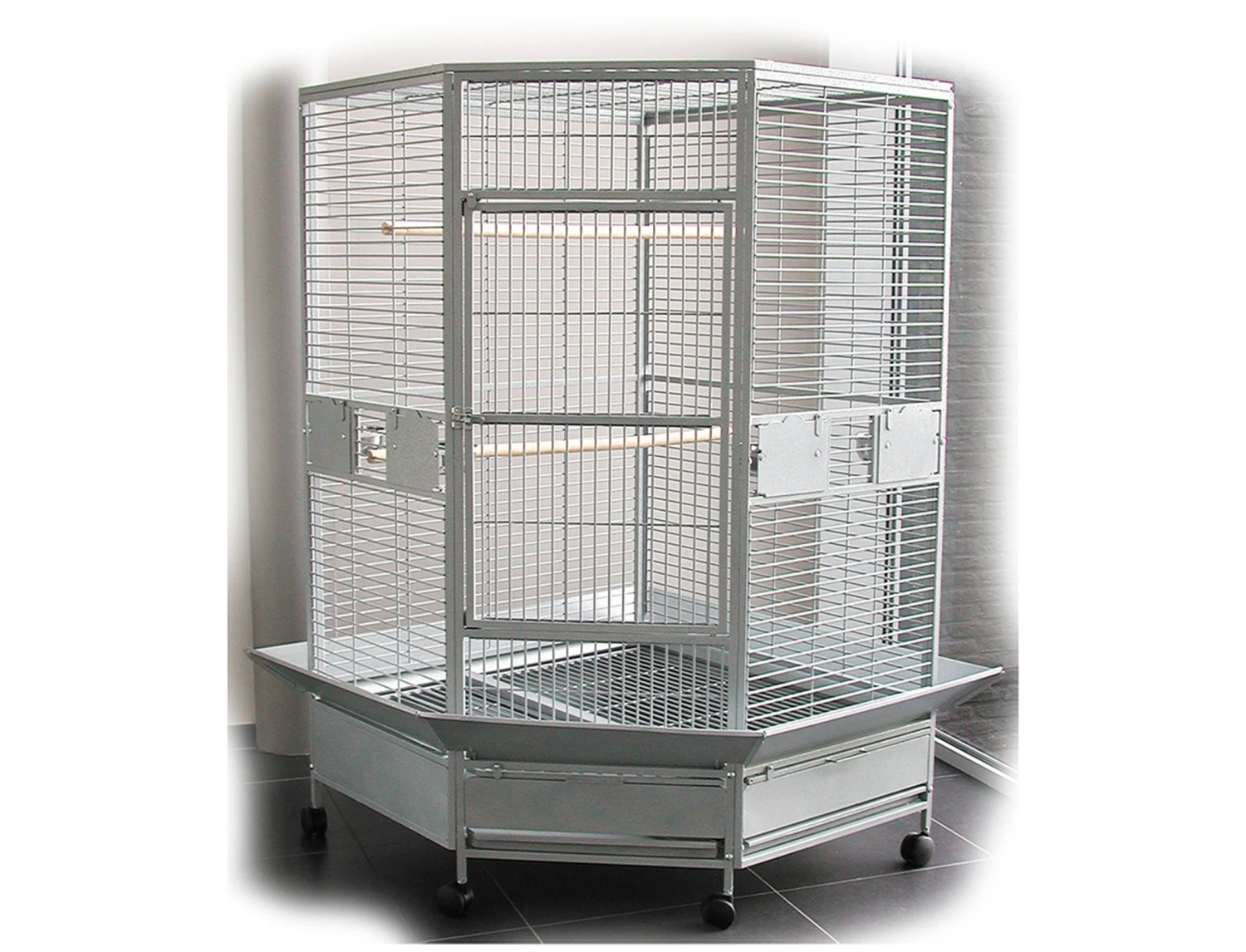 Kooi Papegaai Zyna Box(3) 139 X 132 X 187cm L 3 Kooi Papegaai Zyna Box(3) 139 X 132 X 187cm L